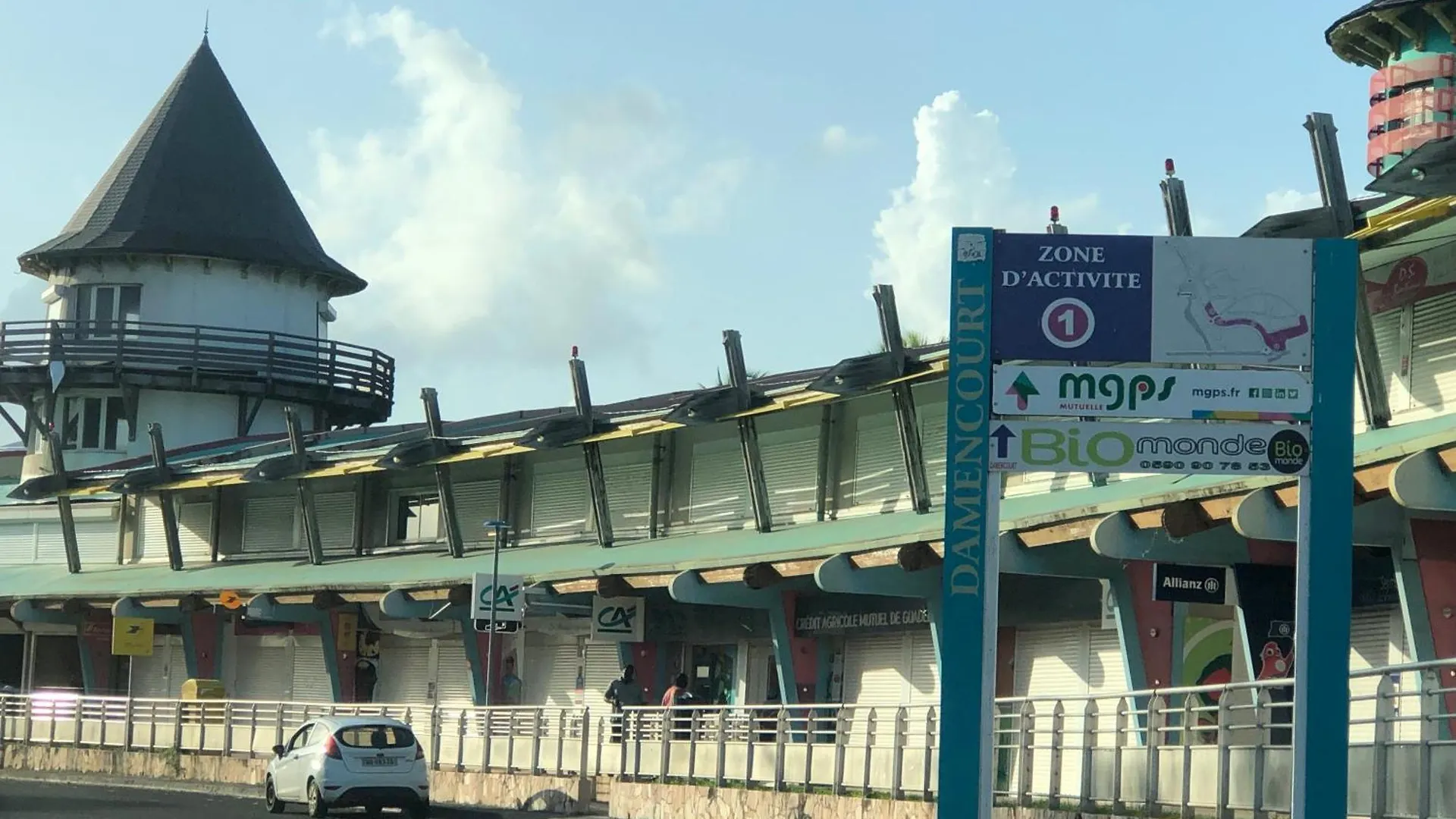 Le Moule Plage 0*, Le Moule